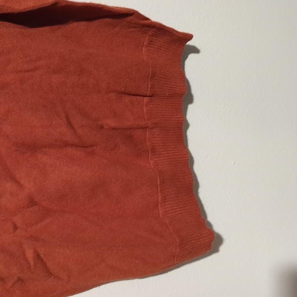 Marked‎ sweater small - Picture 7 of 9